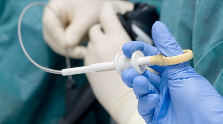 przyrząd do biopsji cienkoigłowej